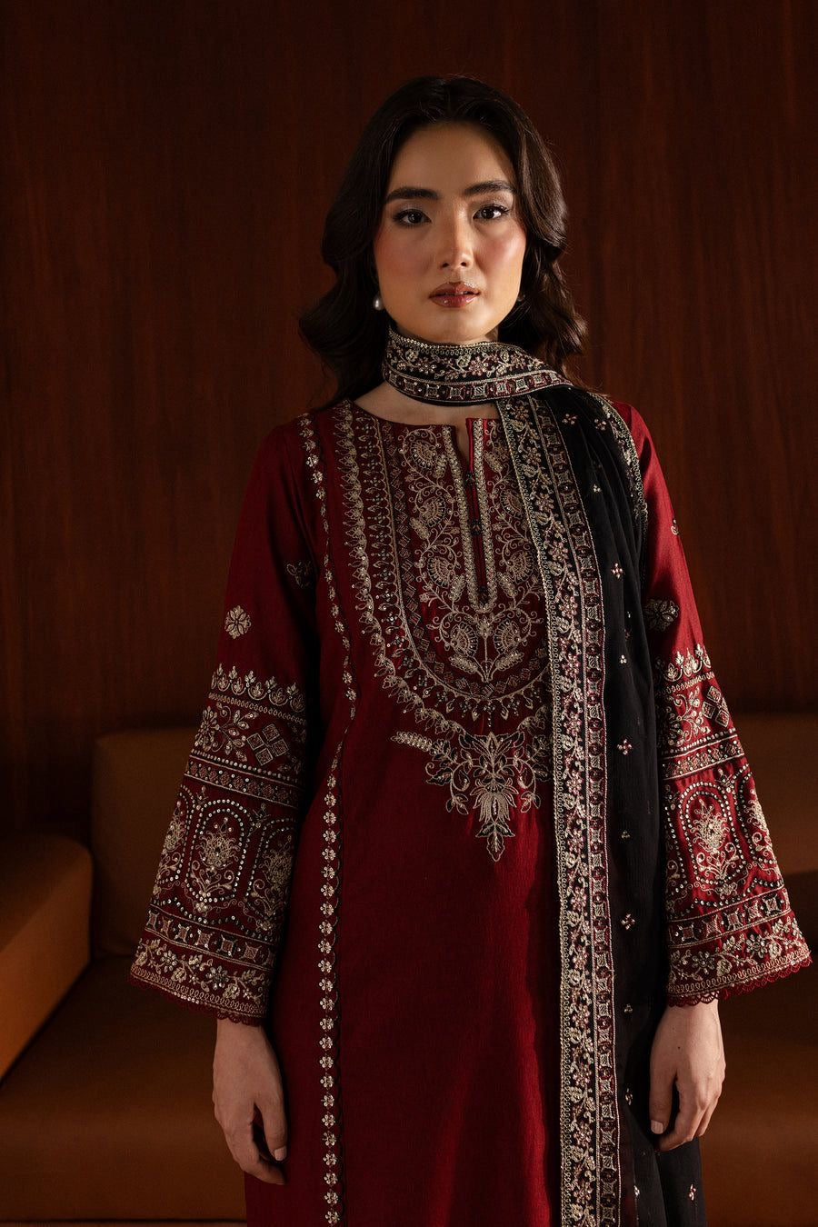 “BATIK” MOST DEMANDING ARTICAL DHANAK EMBROIDERD UNSTICH 3PC IS NOW AVAILABLE (WA-890)