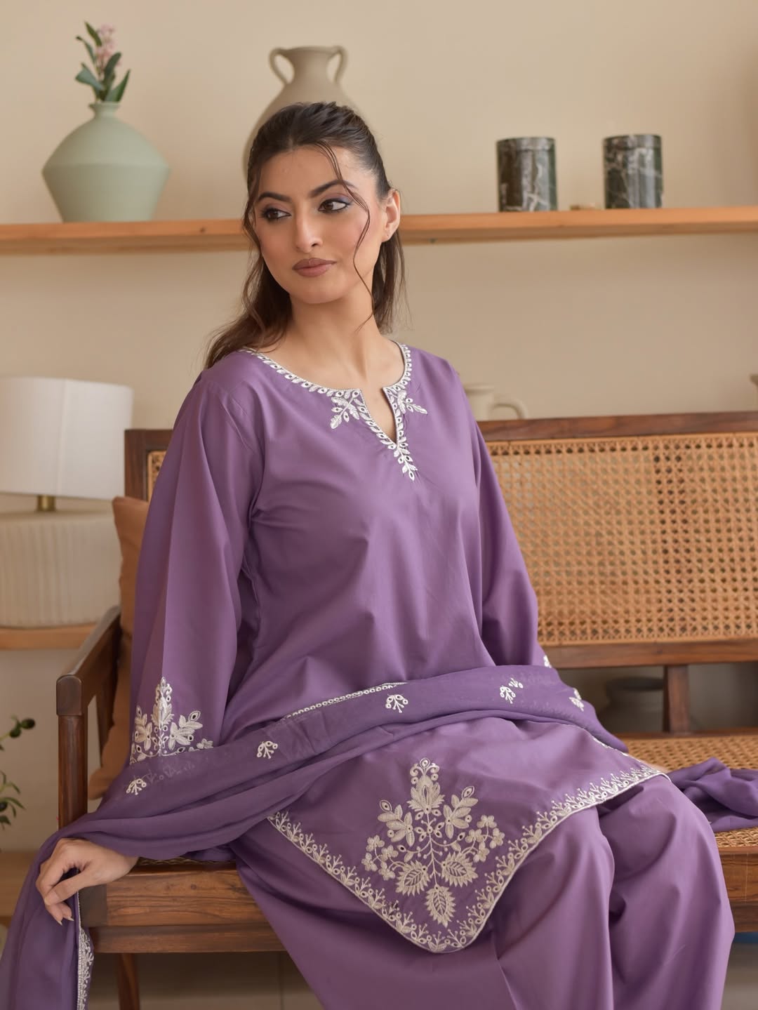 ASH-LUXURY EMBROIDERD LAWN 3pc (WA-5689)