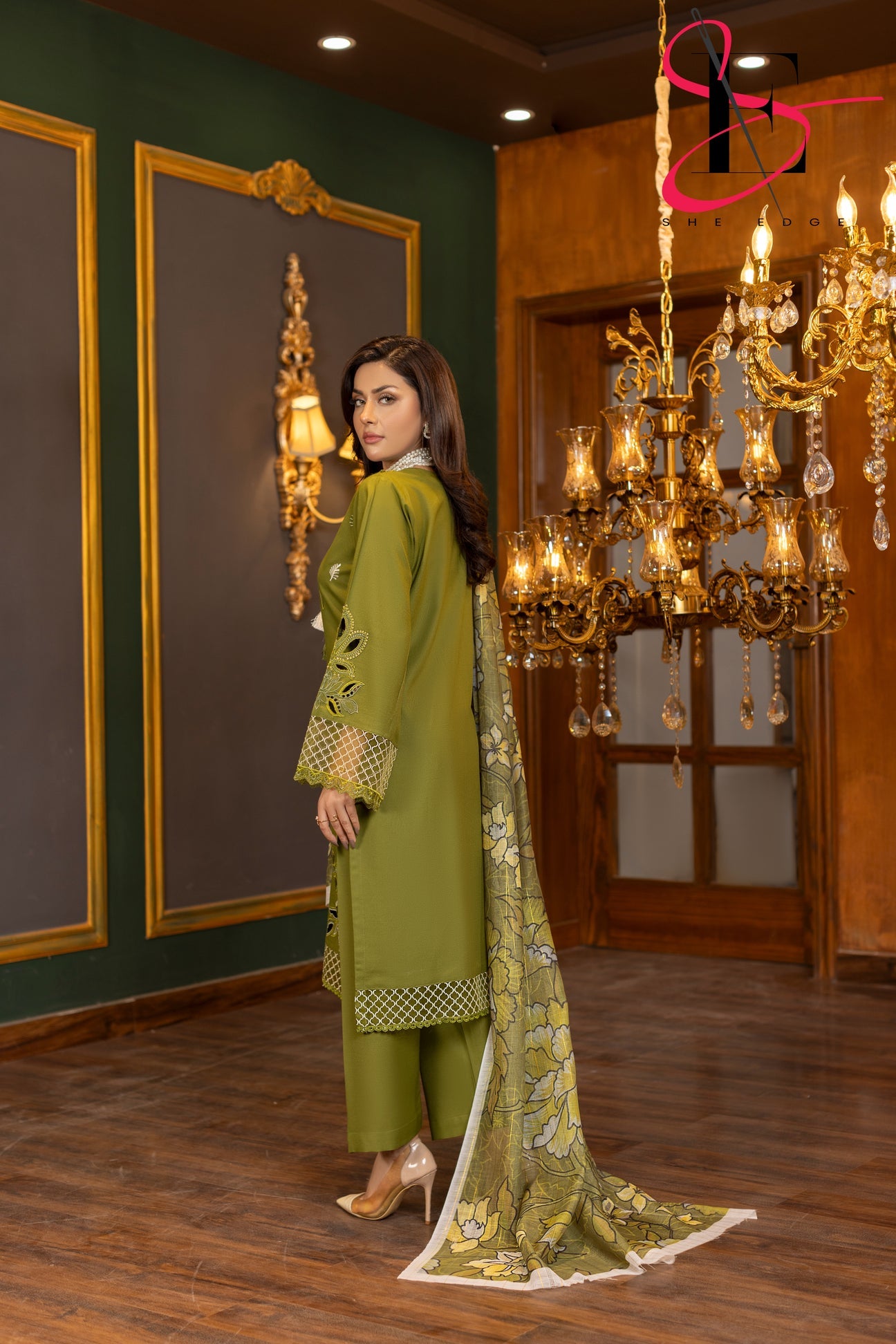 SHE EDGE EMBROIDERD LAWN UNSTICH 3PC (WA-640)