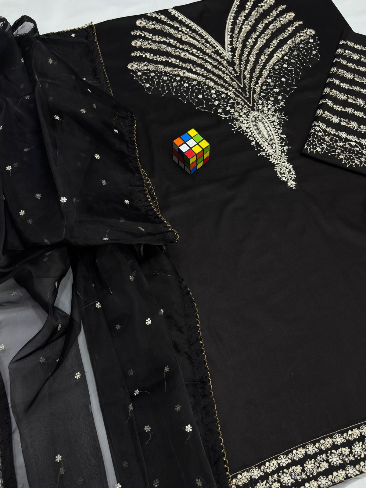 JAZMIN EMBROIDERD LAWN UNSTICH 3PC (BLACK)