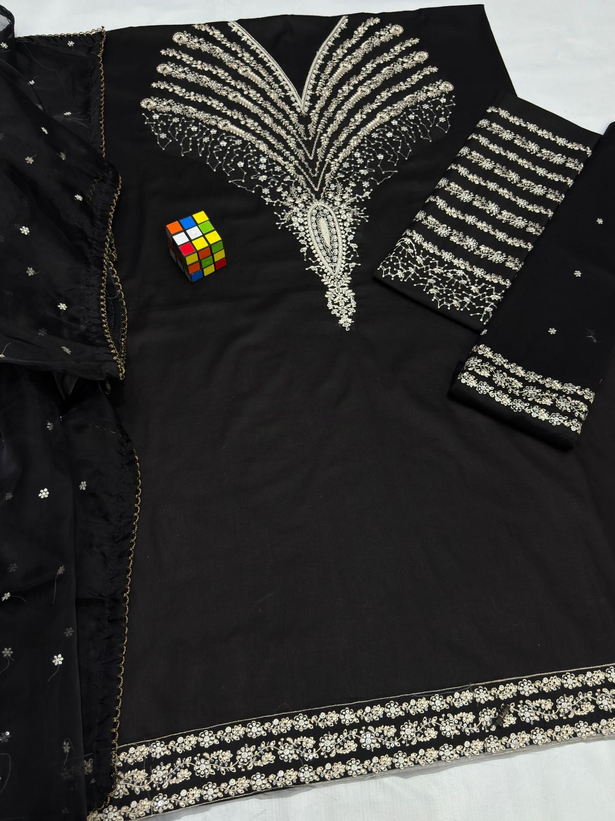 JAZMIN EMBROIDERD LAWN UNSTICH 3PC (BLACK)